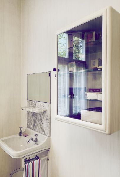 Cost of Medicine Cabinet Installation in Columbia